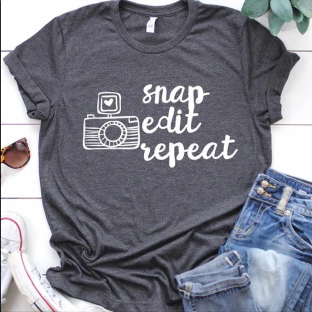 📷 Instagram Photography Graphic T-shirt Gray